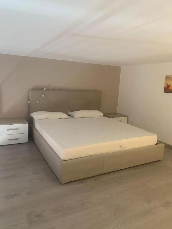 Odeon Apartment In Centro A Livorno Exterior foto